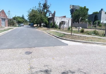 Lote en esquina con construccion 